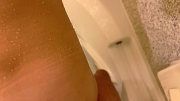 guy masturbating with shower head