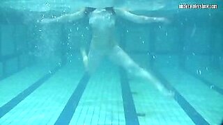 nikki du plessis underwater