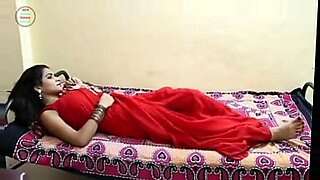 indian black bhabi ji in hot saree and panty