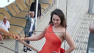 bollywood actresses sexy video clips free woman