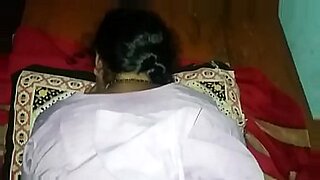 mom sleep and her son sedueced sex to gather